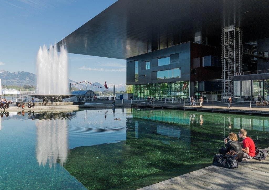 KKL Luzern from the outside Europaplatz and Wagenbachbrunnen in front of the KKL Luzern