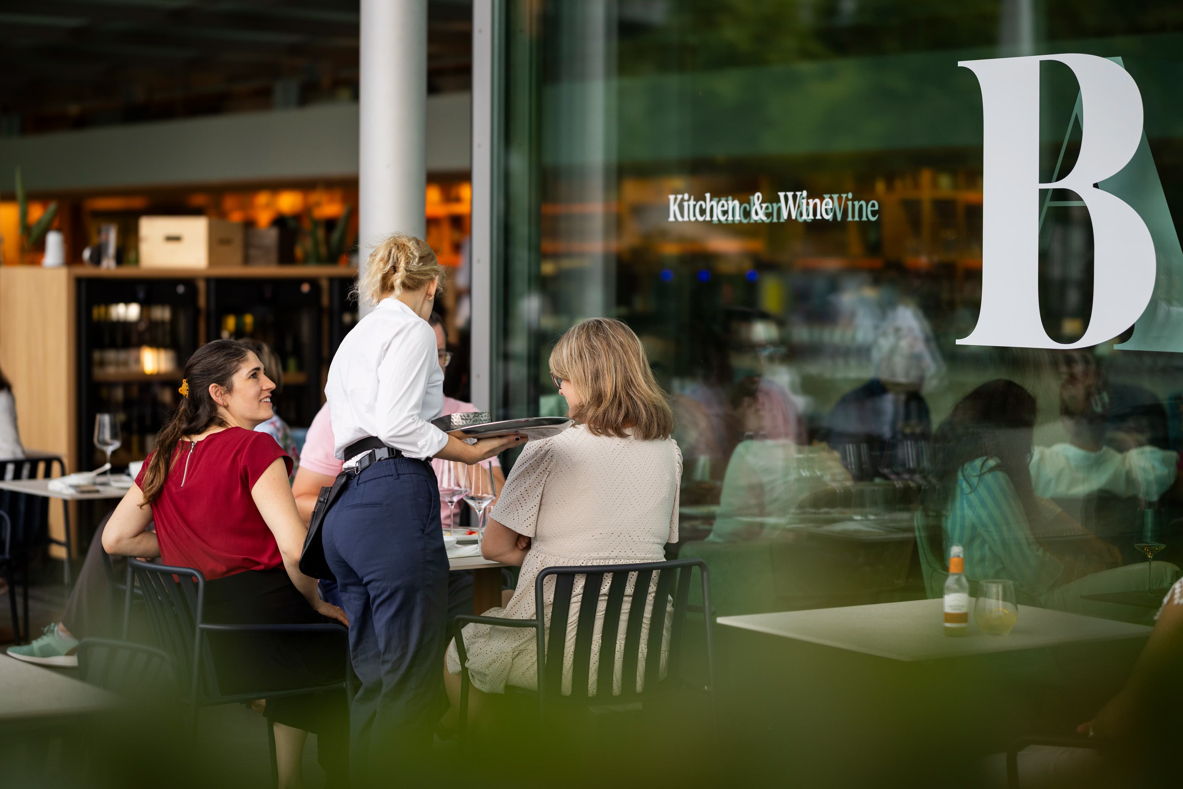 Seebar Kitchen & Wine Service on the terrace at the KKL Lucerne